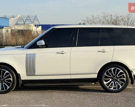 Белый Ленд Ровер Рендж Ровер, объемом двигателя 5 л и пробегом 142 тыс. км за 33000 $, фото 3 на Automoto.ua