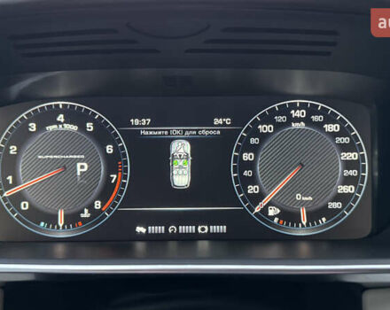 Белый Ленд Ровер Рендж Ровер, объемом двигателя 5 л и пробегом 142 тыс. км за 33000 $, фото 24 на Automoto.ua