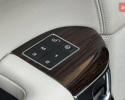 Белый Ленд Ровер Рендж Ровер, объемом двигателя 5 л и пробегом 142 тыс. км за 33000 $, фото 9 на Automoto.ua