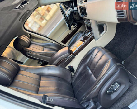 Белый Ленд Ровер Рендж Ровер, объемом двигателя 5 л и пробегом 142 тыс. км за 33000 $, фото 26 на Automoto.ua