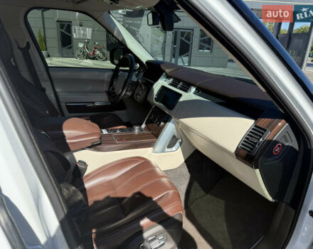 Белый Ленд Ровер Рендж Ровер, объемом двигателя 4.37 л и пробегом 215 тыс. км за 39000 $, фото 7 на Automoto.ua