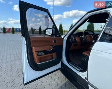 Білий Ленд Ровер Рендж Ровер, об'ємом двигуна 4.37 л та пробігом 240 тис. км за 38500 $, фото 8 на Automoto.ua