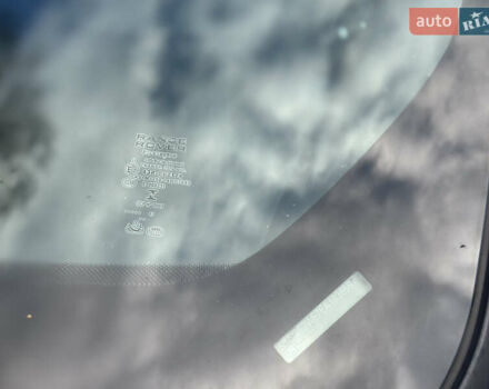 Белый Ленд Ровер Рендж Ровер, объемом двигателя 3 л и пробегом 200 тыс. км за 30500 $, фото 5 на Automoto.ua