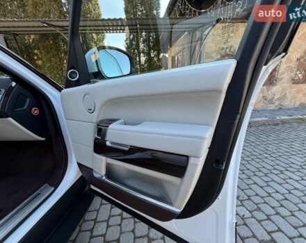 Белый Ленд Ровер Рендж Ровер, объемом двигателя 4.37 л и пробегом 278 тыс. км за 32999 $, фото 83 на Automoto.ua