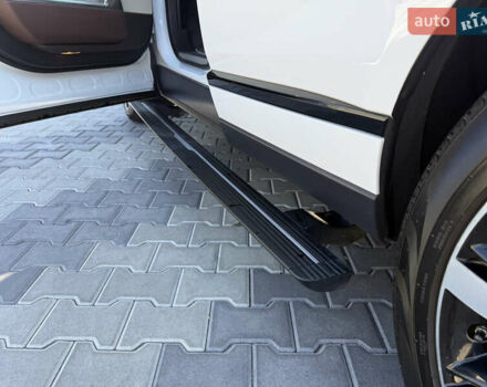 Белый Ленд Ровер Рендж Ровер, объемом двигателя 4.37 л и пробегом 215 тыс. км за 39000 $, фото 6 на Automoto.ua