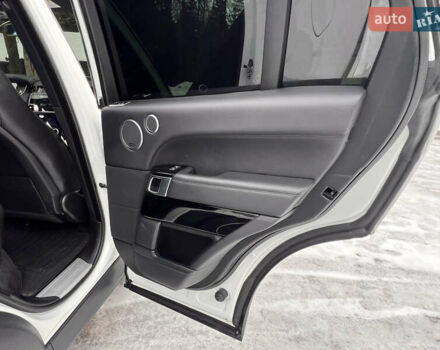 Білий Ленд Ровер Рендж Ровер, об'ємом двигуна 3 л та пробігом 199 тис. км за 35999 $, фото 100 на Automoto.ua