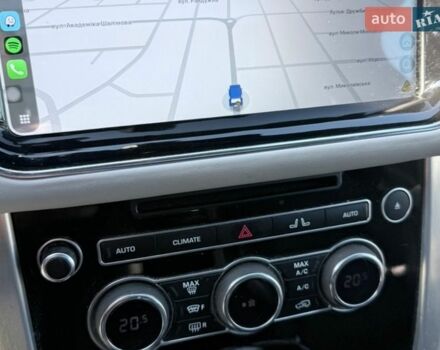 Белый Ленд Ровер Рендж Ровер, объемом двигателя 5 л и пробегом 175 тыс. км за 42000 $, фото 11 на Automoto.ua