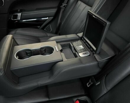 Білий Ленд Ровер Рендж Ровер, об'ємом двигуна 3 л та пробігом 133 тис. км за 35000 $, фото 16 на Automoto.ua