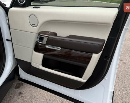 Білий Ленд Ровер Рендж Ровер, об'ємом двигуна 2.99 л та пробігом 219 тис. км за 32500 $, фото 9 на Automoto.ua