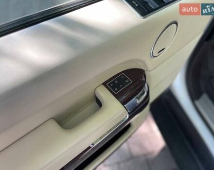 Белый Ленд Ровер Рендж Ровер, объемом двигателя 3 л и пробегом 322 тыс. км за 26000 $, фото 7 на Automoto.ua