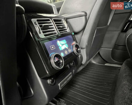 Білий Ленд Ровер Рендж Ровер, об'ємом двигуна 3 л та пробігом 199 тис. км за 35999 $, фото 91 на Automoto.ua