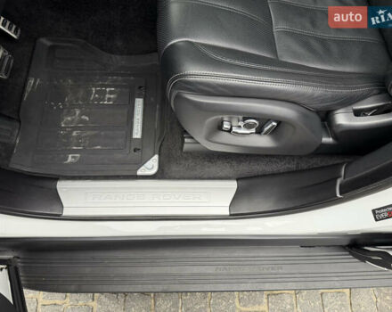 Білий Ленд Ровер Рендж Ровер, об'ємом двигуна 2.99 л та пробігом 165 тис. км за 34999 $, фото 31 на Automoto.ua