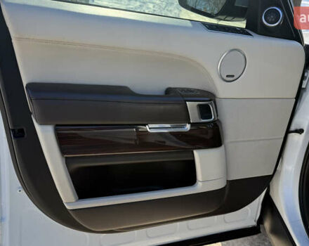 Белый Ленд Ровер Рендж Ровер, объемом двигателя 2.99 л и пробегом 220 тыс. км за 28500 $, фото 32 на Automoto.ua