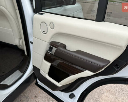 Білий Ленд Ровер Рендж Ровер, об'ємом двигуна 2.99 л та пробігом 219 тис. км за 32500 $, фото 11 на Automoto.ua