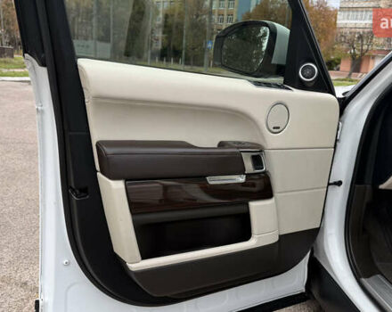 Білий Ленд Ровер Рендж Ровер, об'ємом двигуна 2.99 л та пробігом 219 тис. км за 32500 $, фото 12 на Automoto.ua