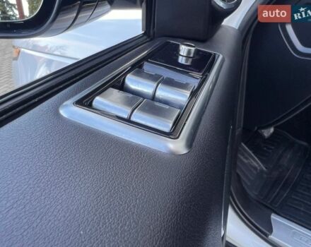 Білий Ленд Ровер Рендж Ровер, об'ємом двигуна 3 л та пробігом 199 тис. км за 35700 $, фото 33 на Automoto.ua