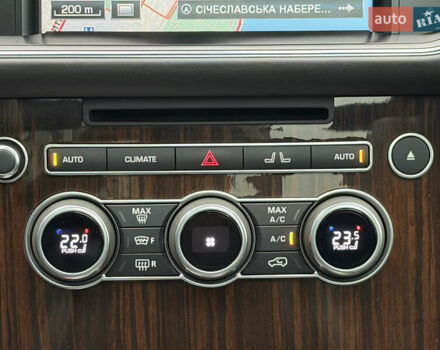 Білий Ленд Ровер Рендж Ровер, об'ємом двигуна 2.99 л та пробігом 165 тис. км за 34999 $, фото 82 на Automoto.ua