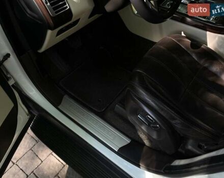 Белый Ленд Ровер Рендж Ровер, объемом двигателя 3 л и пробегом 322 тыс. км за 26000 $, фото 11 на Automoto.ua