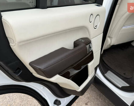 Білий Ленд Ровер Рендж Ровер, об'ємом двигуна 2.99 л та пробігом 219 тис. км за 32500 $, фото 5 на Automoto.ua