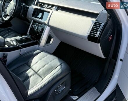 Белый Ленд Ровер Рендж Ровер, объемом двигателя 5 л и пробегом 175 тыс. км за 42000 $, фото 10 на Automoto.ua