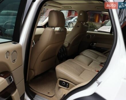 Білий Ленд Ровер Рендж Ровер, об'ємом двигуна 3 л та пробігом 154 тис. км за 31900 $, фото 35 на Automoto.ua