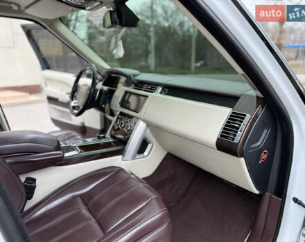 Білий Ленд Ровер Рендж Ровер, об'ємом двигуна 4.37 л та пробігом 272 тис. км за 43000 $, фото 31 на Automoto.ua