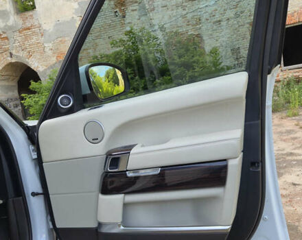 Білий Ленд Ровер Рендж Ровер, об'ємом двигуна 4.37 л та пробігом 100 тис. км за 42000 $, фото 30 на Automoto.ua