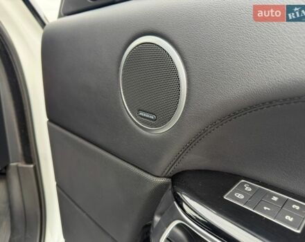 Білий Ленд Ровер Рендж Ровер, об'ємом двигуна 3 л та пробігом 175 тис. км за 33000 $, фото 8 на Automoto.ua