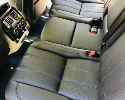 Белый Ленд Ровер Рендж Ровер, объемом двигателя 2.99 л и пробегом 156 тыс. км за 47000 $, фото 12 на Automoto.ua