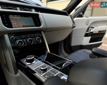 Білий Ленд Ровер Рендж Ровер, об'ємом двигуна 2.99 л та пробігом 180 тис. км за 39850 $, фото 83 на Automoto.ua