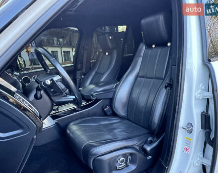 Білий Ленд Ровер Рендж Ровер, об'ємом двигуна 3 л та пробігом 199 тис. км за 34970 $, фото 23 на Automoto.ua