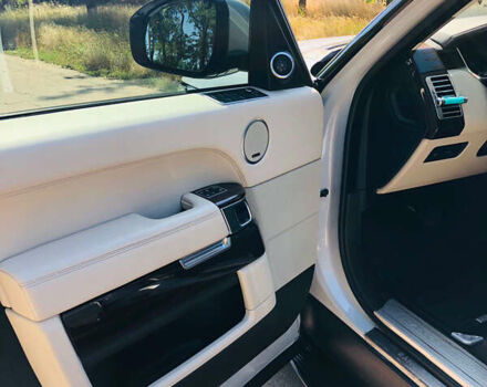 Белый Ленд Ровер Рендж Ровер, объемом двигателя 2.99 л и пробегом 156 тыс. км за 47000 $, фото 9 на Automoto.ua