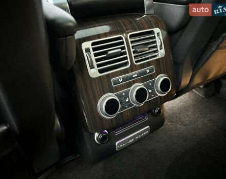 Білий Ленд Ровер Рендж Ровер, об'ємом двигуна 3 л та пробігом 204 тис. км за 35000 $, фото 25 на Automoto.ua