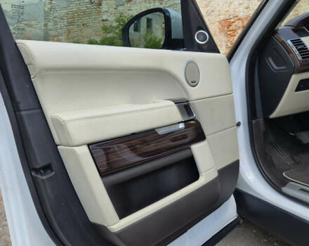 Білий Ленд Ровер Рендж Ровер, об'ємом двигуна 4.37 л та пробігом 100 тис. км за 42000 $, фото 23 на Automoto.ua