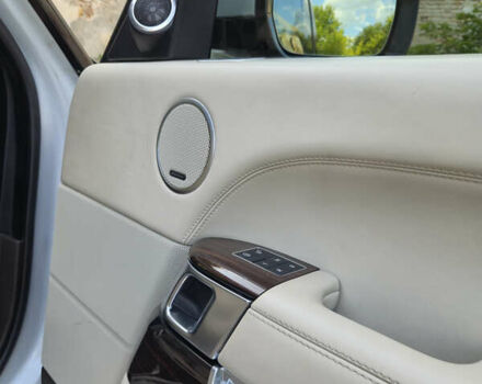 Білий Ленд Ровер Рендж Ровер, об'ємом двигуна 4.37 л та пробігом 100 тис. км за 42000 $, фото 28 на Automoto.ua