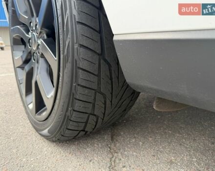 Білий Ленд Ровер Рендж Ровер, об'ємом двигуна 3 л та пробігом 175 тис. км за 33000 $, фото 12 на Automoto.ua