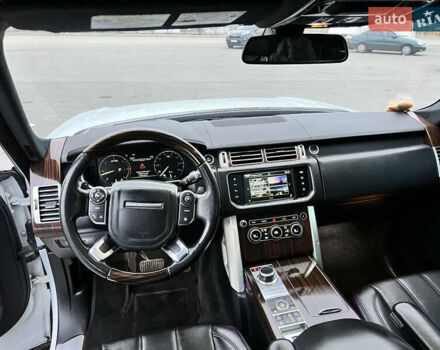 Білий Ленд Ровер Рендж Ровер, об'ємом двигуна 3 л та пробігом 204 тис. км за 35000 $, фото 24 на Automoto.ua