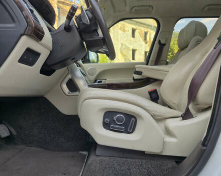 Білий Ленд Ровер Рендж Ровер, об'ємом двигуна 4.37 л та пробігом 100 тис. км за 42000 $, фото 24 на Automoto.ua