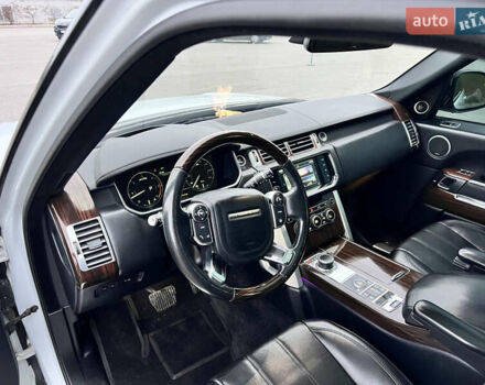 Білий Ленд Ровер Рендж Ровер, об'ємом двигуна 3 л та пробігом 204 тис. км за 35000 $, фото 17 на Automoto.ua