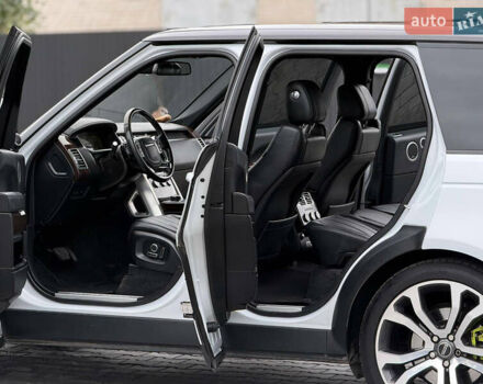 Білий Ленд Ровер Рендж Ровер, об'ємом двигуна 3 л та пробігом 205 тис. км за 38500 $, фото 12 на Automoto.ua