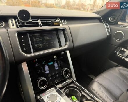 Білий Ленд Ровер Рендж Ровер, об'ємом двигуна 3 л та пробігом 175 тис. км за 33000 $, фото 9 на Automoto.ua