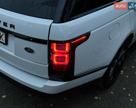 Белый Ленд Ровер Рендж Ровер, объемом двигателя 3 л и пробегом 170 тыс. км за 34000 $, фото 10 на Automoto.ua