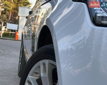 Білий Ленд Ровер Рендж Ровер, об'ємом двигуна 3 л та пробігом 120 тис. км за 34999 $, фото 50 на Automoto.ua