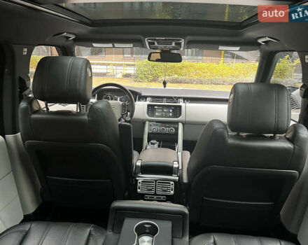 Ленд Ровер Рендж Ровер 2016 у Києві на Automoto.ua Білий Ленд Ровер Рендж Ровер, об'ємом двигуна 2.99 л та пробігом 159 тис. км за 42000 $, фото 7 на Automoto.ua