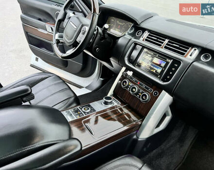 Білий Ленд Ровер Рендж Ровер, об'ємом двигуна 3 л та пробігом 204 тис. км за 35000 $, фото 20 на Automoto.ua