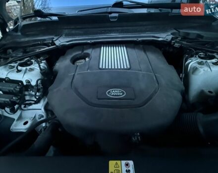 Белый Ленд Ровер Рендж Ровер, объемом двигателя 2.99 л и пробегом 161 тыс. км за 33800 $, фото 113 на Automoto.ua