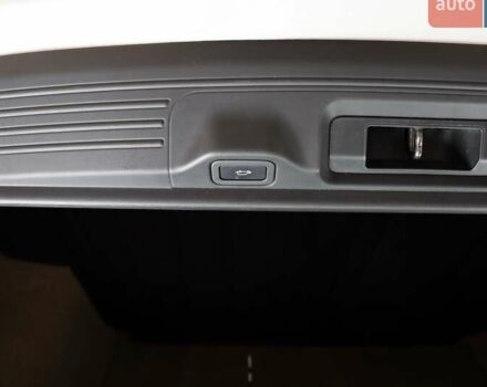 Білий Ленд Ровер Рендж Ровер, об'ємом двигуна 3 л та пробігом 154 тис. км за 31900 $, фото 43 на Automoto.ua