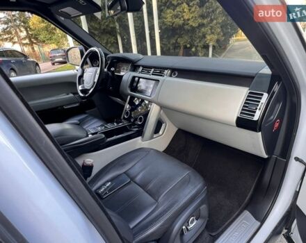 Білий Ленд Ровер Рендж Ровер, об'ємом двигуна 3 л та пробігом 120 тис. км за 34999 $, фото 74 на Automoto.ua