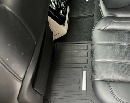 Ленд Ровер Рендж Ровер 2016 у Києві на Automoto.ua Білий Ленд Ровер Рендж Ровер, об'ємом двигуна 2.99 л та пробігом 159 тис. км за 42000 $, фото 14 на Automoto.ua