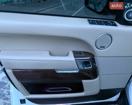 Белый Ленд Ровер Рендж Ровер, объемом двигателя 2.99 л и пробегом 161 тыс. км за 33800 $, фото 96 на Automoto.ua